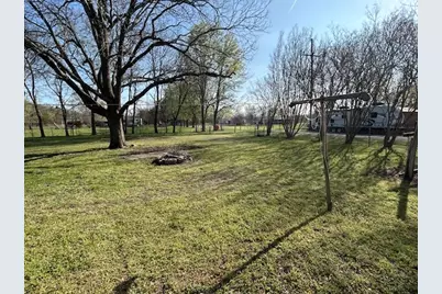 401 E Spruce Street, Whitewright, TX 75491 - Photo 23