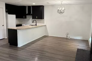 2106 Misty Meadow Ct, Carrollton, TX 75006 - Photo 9