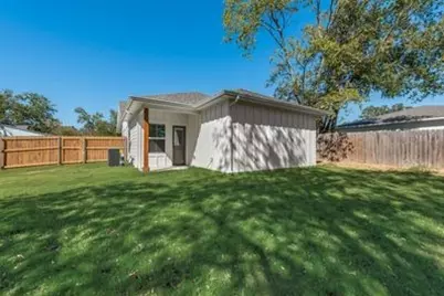 202 Pine Street, Bonham, TX 75418 - Photo 17