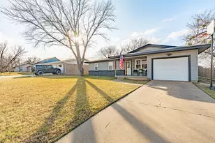 220 Davis, Stephenville, TX 76401 - Photo 3