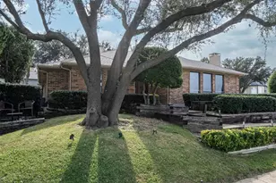 1636 Crooked Creek Dr, Carrollton, TX 75007 - Photo 3