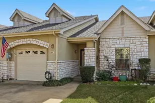 863 Lindbergh Ln, Grand Prairie, TX 75051 - Photo 1