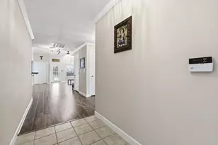 863 Lindbergh Ln, Grand Prairie, TX 75051 - Photo 3