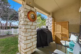 863 Lindbergh Ln, Grand Prairie, TX 75051 - Photo 21