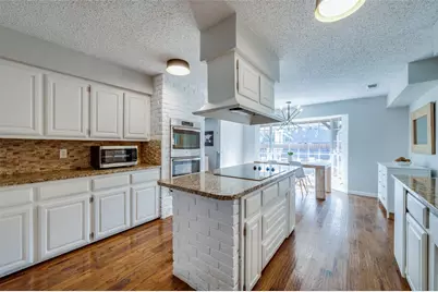 2720 Prairie Creek Court, Plano, TX 75075 - Photo 13