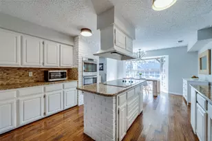 2720 Prairie Creek Ct, Plano, TX 75075 - Photo 13