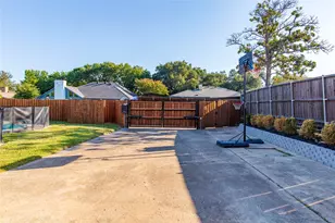 2720 Prairie Creek Ct, Plano, TX 75075 - Photo 31
