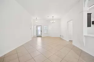 1016 Grand Central Pkwy, Saginaw, TX 76131 - Photo 7