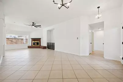 1016 Grand Central Parkway, Saginaw, TX 76131 - Photo 5