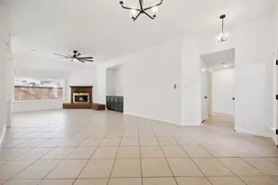 1016 Grand Central Pkwy, Saginaw, TX 76131 - Photo 5