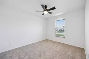 1016 Grand Central Pkwy, Saginaw, TX 76131 - Photo 23