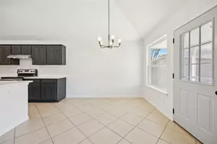 1016 Grand Central Pkwy, Saginaw, TX 76131 - Photo 9