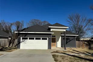 1009 E Buffalo St, Forney, TX 75126 - Photo 1