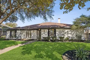 10015 Glen Canyon Dr, Dallas, TX 75243 - Photo 7