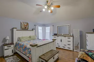 2813 White Oak Dr, Grand Prairie, TX 75052 - Photo 13