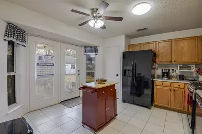 2813 White Oak Drive, Grand Prairie, TX 75052 - Photo 13