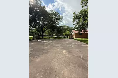 118 N Crescent Street, Gorman, TX 76454 - Photo 9