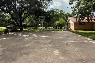 118 N Crescent St, Gorman, TX 76454 - Photo 9