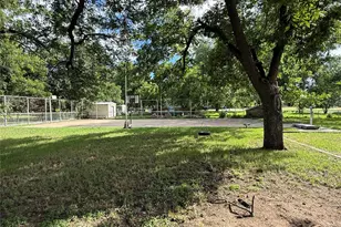 118 N Crescent St, Gorman, TX 76454 - Photo 11