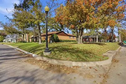 3700 Oaklawn Drive, Fort Worth, TX 76107 - Photo 11