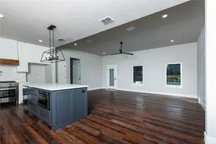 1007 Westwood Dr, Graham, TX 76450 - Photo 9