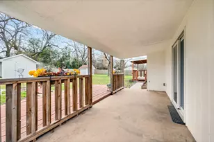 2900 Spruce Park Dr, Richland Hills, TX 76118 - Photo 35