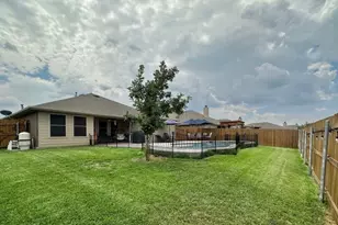 335 Coral Vine Ln, Burleson, TX 76028 - Photo 17