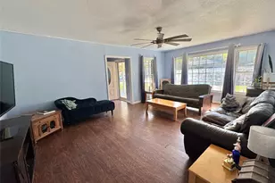 724 S Rusk St, Gainesville, TX 76240 - Photo 13