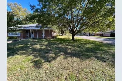724 S Rusk Street, Gainesville, TX 76240 - Photo 27