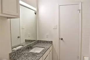 7415 Kingswood Dr, Fort Worth, TX 76133 - Photo 13