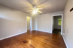 1122 Bowie St, Garland, TX 75040 - Photo 5