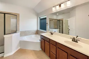 1305 Freesia Dr, Little Elm, TX 75068 - Photo 9