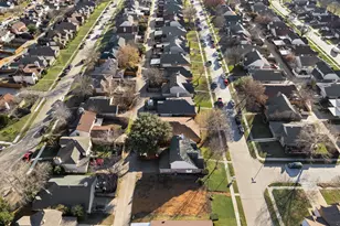 4304 Saugus Dr, Grand Prairie, TX 75052 - Photo 3