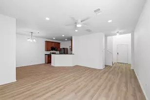 3221 Judge Holland Ln, Plano, TX 75025 - Photo 3