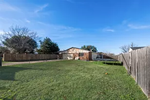 2013 Clark Trail, Grand Prairie, TX 75052 - Photo 5