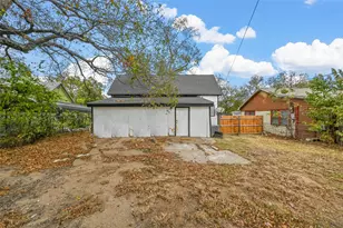 708 W Day St, Denison, TX 75020 - Photo 19