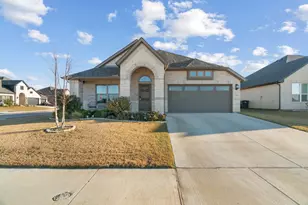 701 Bass Lk Ln, Cleburne, TX 76033 - Photo 1