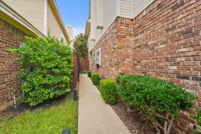 9420 Blue Jay Way, Irving, TX 75063 - Photo 3