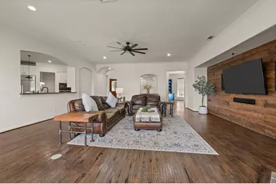 2038 Azalea Trail, Irving, TX 75063 - Photo 13