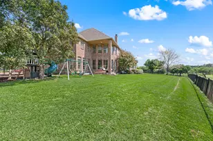 2038 Azalea Trail, Irving, TX 75063 - Photo 37