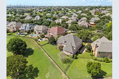 2038 Azalea Trail, Irving, TX 75063 - Photo 35