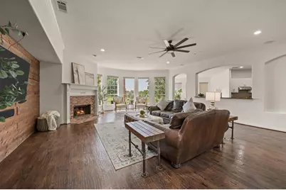 2038 Azalea Trail, Irving, TX 75063 - Photo 9