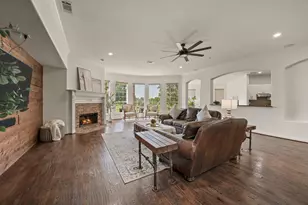 2038 Azalea Trail, Irving, TX 75063 - Photo 9