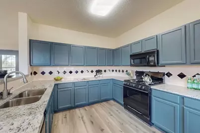 801 Gillon Drive, Arlington, TX 76001 - Photo 11