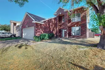 801 Gillon Drive, Arlington, TX 76001 - Photo 3