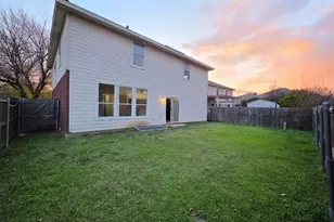 801 Gillon Dr, Arlington, TX 76001 - Photo 5