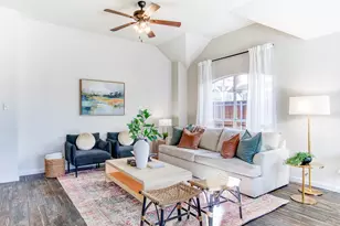 10814 Spring Lake Rd, Frisco, TX 75035 - Photo 3