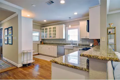 3915 W 6th Street, Fort Worth, TX 76107 - Photo 11