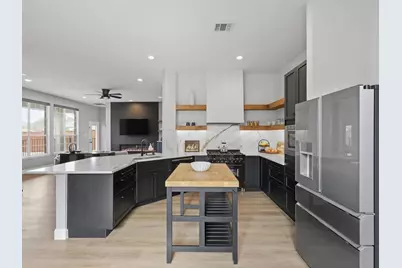 7713 Brushfield Drive, Plano, TX 75025 - Photo 13