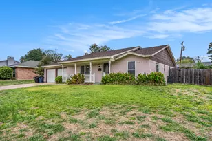 3416 Denbury Dr, Fort Worth, TX 76133 - Photo 3